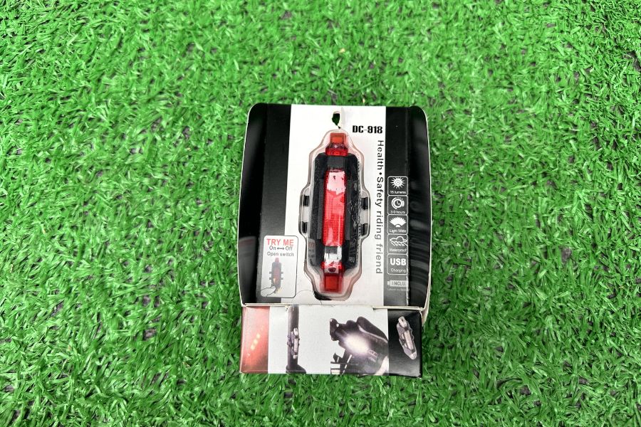 Sản phẩm Den led hau FF138 anh 3.jpg — Công Ty TNHH MAXVOL — MST 0110656556
