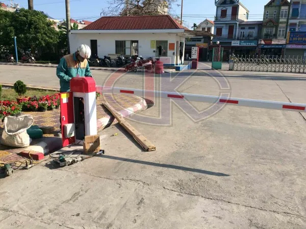 Sản phẩm cong barie tu dong can thang1_thumb.JPG — Inox Tùng Khánh - Công Ty Cổ Phần Sản Xuất Và Thương Mại Tùng Khánh — MST 0200383737
