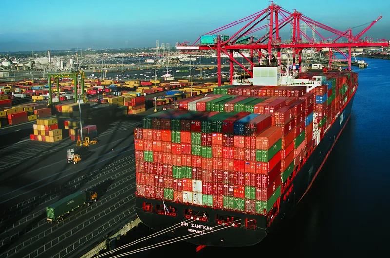 Sản phẩm 4768imports boost april container volumes at port of long beach — Logistics Công Thành - Công Ty TNHH Vận Tải Công Thành — MST 0200404137