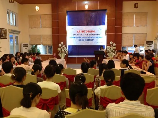 Sản phẩm 1447488587_be giang ket thuc khoa hoc tai trung tam vat — Công Ty Cổ Phần VAT — MST 0200438954