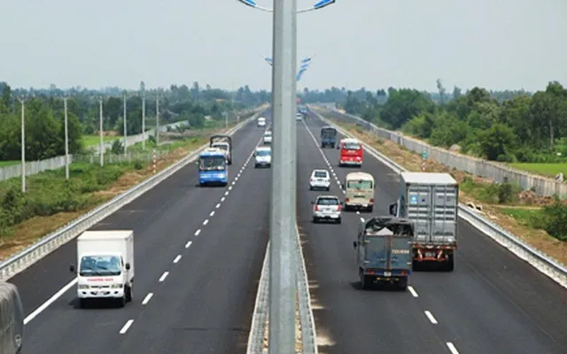 Sản phẩm o to duoc phep vuot phai trong nhung truong hop nao 1352 — Công Ty TNHH Sản Xuất Thương Mại Hoàng Thành — MST 0200469085