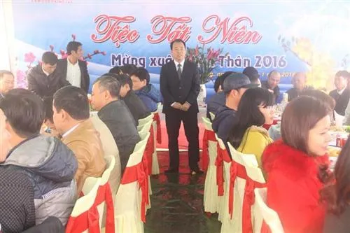 Sản phẩm 150101 son la mode gap mat khach hang doi tac 2015.JPG — Công Ty Cổ Phần Sơn La Mode — MST 0200871036