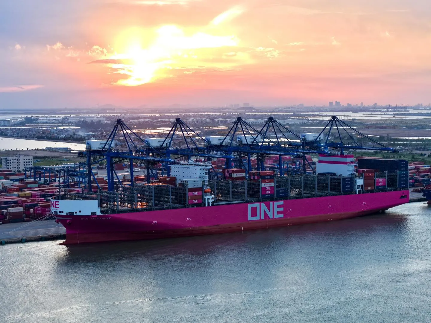 Sản phẩm 132 large — Vận Tải Quốc Tế VIC - Công Ty TNHH Vận Tải Container Quốc Tế VIC — MST 0201057969