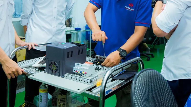 Sản phẩm tu van lap dat bien tan — Công Ty TNHH Công Nghệ Tự Động Hóa Hoàng Gia — MST 0201339000