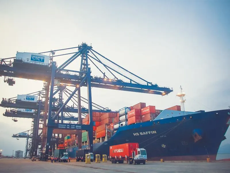 Sản phẩm tau 5000 teu cap cang cai lan mo dau tuyen hang hai moi acs1496310490 — Công Ty TNHH Vận Tải Đông Bắc á — MST 0201635458