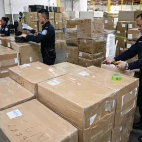 Sản phẩm nong hang xuat di my bi giu hang loat lenh 5h hold cua hai quan my dang siet chat 0 — Thanh Phong Logistics - Công Ty TNHH Đầu Tư TM Xây Dựng XNK Thanh Phong — MST 0201898947