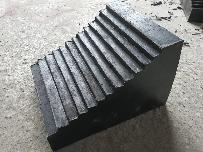 Sản phẩm Cuc chan xe — Công Ty TNHH Cao Su Và Thương Mại Phương Viên — MST 0202091183