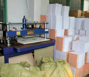 Sản phẩm 10 Máy bế thủy lực 339x293 — Công Ty Trách Nhiệm Hữu Hạn Một Thành Viên In Tem Bưu Điện — MST 0300441502