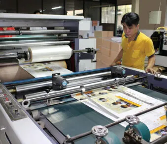 Sản phẩm 3 Máy cán màng 339x293 — Công Ty Trách Nhiệm Hữu Hạn Một Thành Viên In Tem Bưu Điện — MST 0300441502