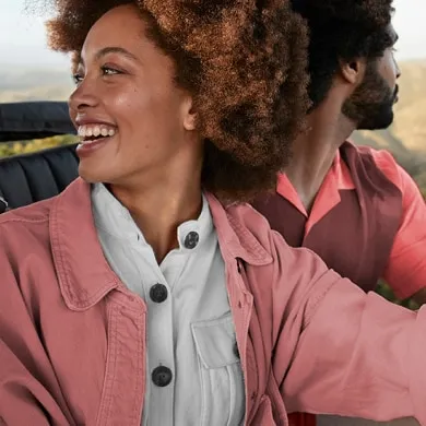 Sản phẩm couple smiling on a trip mobile — COLGATE-PALMOLIVE - Công Ty TNHH COLGATE-PALMOLIVE (Việt Nam) — MST 0300546015