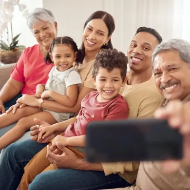 Sản phẩm famlily taking selfie mobile — COLGATE-PALMOLIVE - Công Ty TNHH COLGATE-PALMOLIVE (Việt Nam) — MST 0300546015