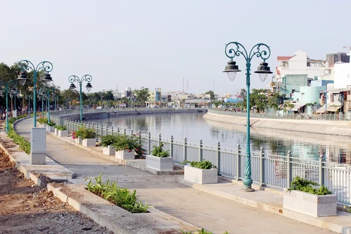 Sản phẩm 1483690945_8 bo ke kenh tan hoa lo gom tphcm — Công Ty TNHH Một Thành Viên Xây Dựng Và Thương Mại Hữu Lộc — MST 0301399035