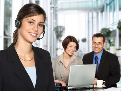Sản phẩm 552768e5 5665 4299 ba57 dc8cd78653ab_interpreter helping customers — Công Ty TNHH Xây Dựng - Thương Mại - Dịch Vụ Hoàn Việt — MST 0301428303
