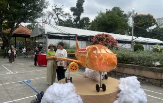 Sản phẩm xep hang dai cho mua banh mi du _1776949188 — Báo Phụ Nữ Thành Phố Hồ Chí Minh — MST 0301463890