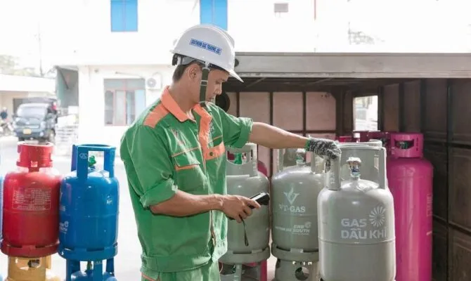 Sản phẩm gia gas ban le tai tp ho chi minh dong loat dieu chinh tang 20260321145315 1 670x400 — Gas Thanh Bình - Công Ty TNHH TM - DV Gas Thanh Bình — MST 0302171805