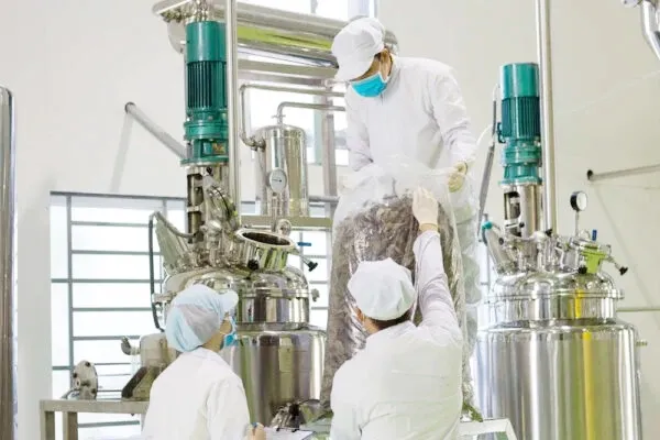 Sản phẩm Peroma san xuat 600x400 2 — Công Ty TNHH Sản Xuất - Thương Mại - Dịch Vụ Mỹ Phẩm Thái Hòa — MST 0302595804