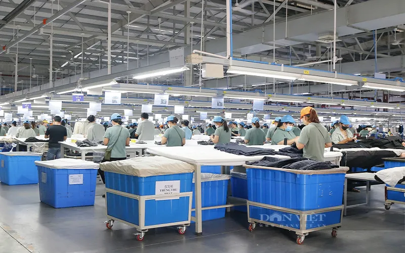 Sản phẩm noi that kim loai truoc bien doi khi hau rz — Bàn Thao Tác M.D.K - Công Ty Trách Nhiệm Hữu Hạn M.D.K — MST 0302691145