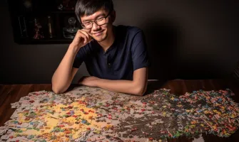 Sản phẩm vietnampuzzle_realistics_photo_about_a_young_asian_man_who_drin_1499315f 952f 44e3 932e 3cf5fd570a3b 335x200h — Đồ chơi Trẻ Em Tia Sáng - Công Ty TNHH Sản Xuất - Thương Mại & Dịch Vụ Tia Sáng — MST 0302845645