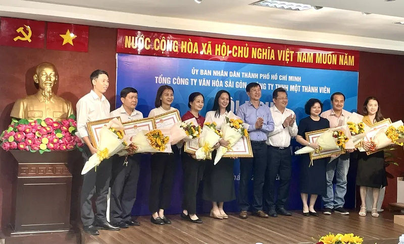 Sản phẩm Trao bang khen nam 2022 — Tổng Công Ty Văn Hóa Sài Gòn — MST 0303158155