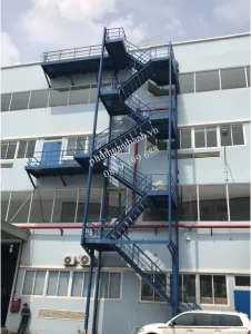 Sản phẩm Thang thoat hiem 5 226x300 — Băng tải Phú Thuận Thành - Công Ty TNHH Phú Thuận Thành — MST 0303468100