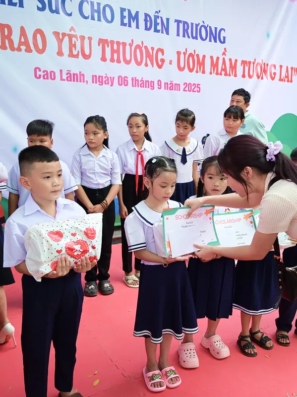 Sản phẩm trao yeu thuong — Vải Nhật Nhật Nam - Công Ty TNHH Sản Xuất - Thương Mại - Dịch Vụ Xuất Nhập Khẩu
Nhật Nhật Nam — MST 0303648858