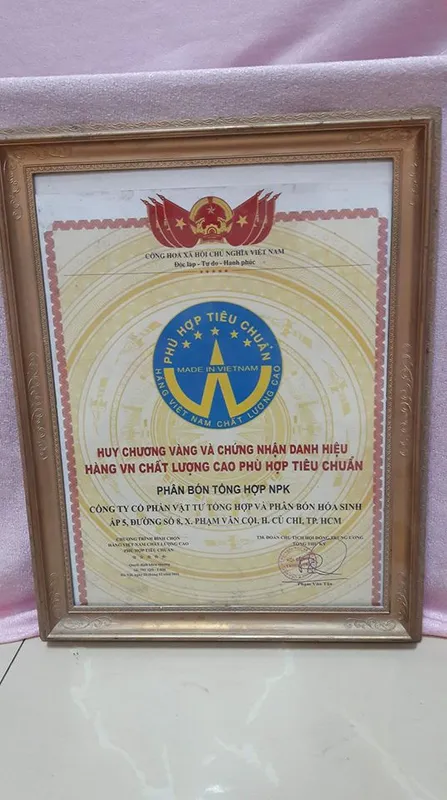 Sản phẩm huy chuong vang hang vn chat luong cao 15258426558 — Công Ty Cổ Phần Vật Tư Tổng Hợp Và Phân Bón Hóa Sinh — MST 0303951558