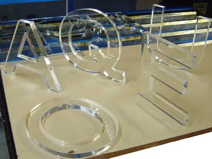 Sản phẩm khac cat cnc chu mica noi — Công Ty TNHH Thương Mại Dịch Vụ Quảng Cáo Định Hướng — MST 0304299800