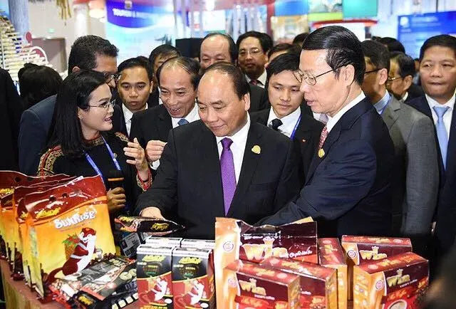 Sản phẩm 339101388438_thu tuong nguyen xuan phuc gioi thieu voi pho thu tuong truong cao le ve ca phe an thai dai dien ca phe viet nam — Công Ty Cổ Phần Sài Gòn An Thái — MST 0304419561