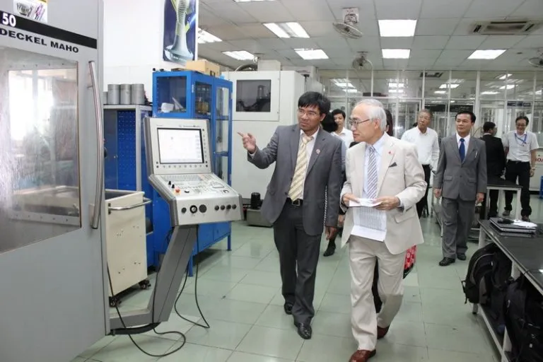 Sản phẩm dao tao cnc_690 — Công Ty TNHH Máy Công Cụ Liên Minh — MST 0304542205