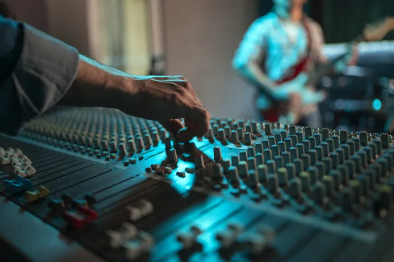 Sản phẩm side view musician working studio 1024x681 — Thiết Bị Âm Thanh ánh Sáng Trường Thịnh - Công Ty Cổ Phần Kỹ Thuật Và Công Nghệ
Trường Thịnh — MST 0304604370