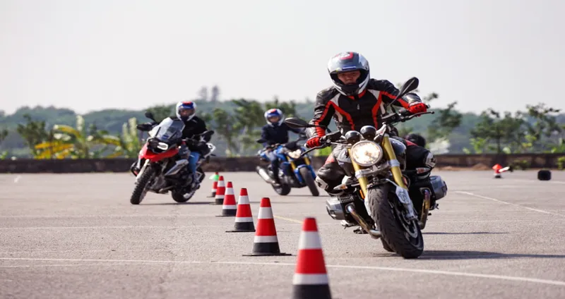 Sản phẩm chon lop xe moto — Công Ty TNHH Xuất Nhập Khẩu Lốp Xe Thịnh Phát — MST 0304884696