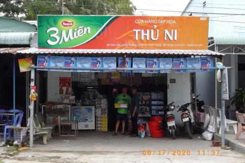 Sản phẩm bang hieu tiem tap hoa.JPG — Công Ty TNHH Quảng Cáo Phan Gia — MST 0305211534