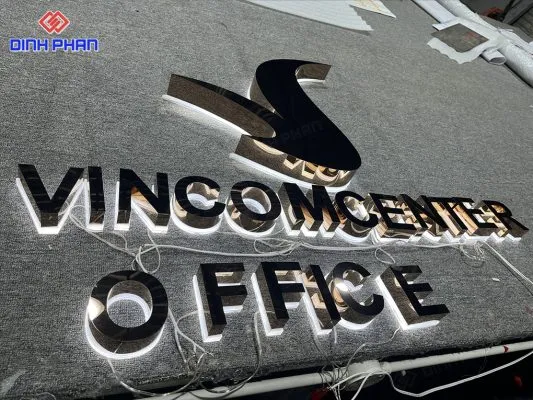 Sản phẩm chu inox vang dong cho Vincom Center Office 533x400 — Công Ty TNHH Quảng Cáo Đinh Phan — MST 0305267199