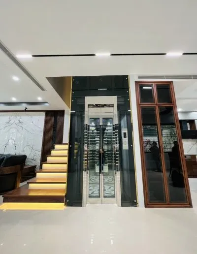 Sản phẩm Ve sinh va ban giao 400x516 — Thang Máy Gia Định - Công Ty TNHH Thang Máy Gia Định — MST 0305342304