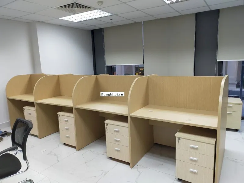 Sản phẩm vach ngan van phong bang go — Công Ty TNHH Trang Trí Nội Thất Và Xây Dựng Đồng Khởi — MST 0305686552