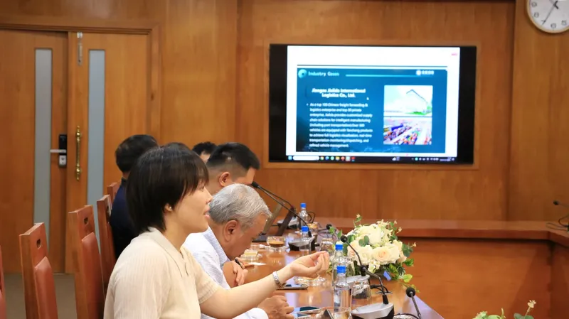 Sản phẩm meeting_24 07 3 1365x766 — Công Ty Cổ Phần Dịch Vụ Kỹ Thuật Tân Cảng — MST 0305736891