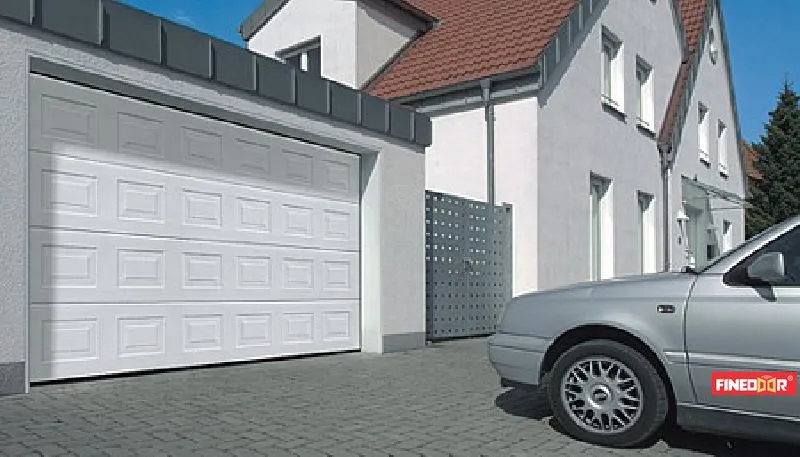 Sản phẩm Cua garage 786 1515125256 — Công Ty TNHH Sản Xuất Thương Mại Vạn Phú Thành — MST 0305969656
