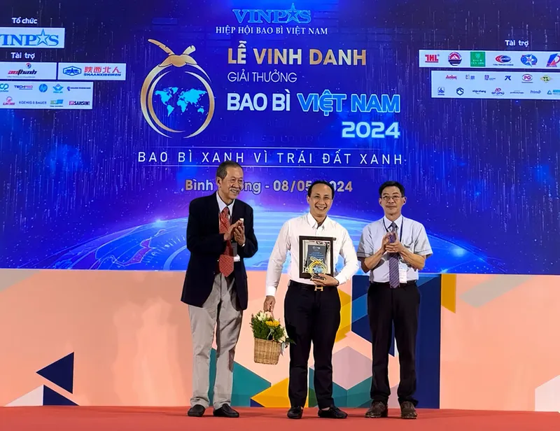 Sản phẩm ong Nguyen Viet Hong TGD Vina CHG 1 — Công Ty Cổ Phần Phát Triển Khoa Học Công Nghệ VINA — MST 0306182501
