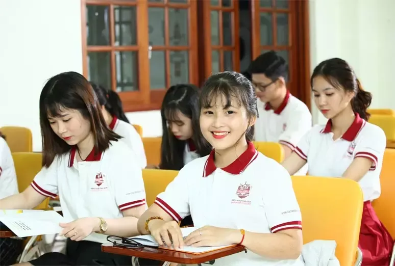 Sản phẩm tuyen sinh trung cap van bang 2 — Trường Trung Cấp Bách Khoa Sài Gòn — MST 0306353193