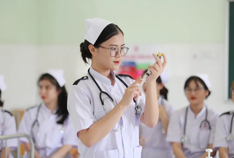 Sản phẩm T69P1827 scaled — Trường Trung Cấp Bách Khoa Sài Gòn — MST 0306353193