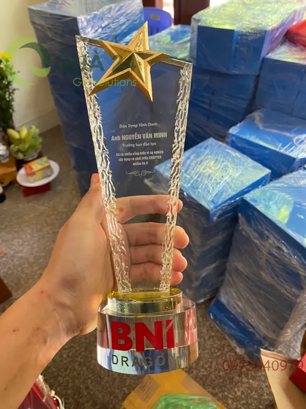 Sản phẩm ky niem chuong phale bni — Công Ty TNHH Quà Tặng Apollo — MST 0306677039