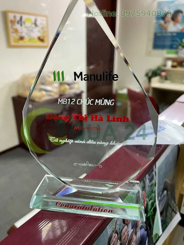 Sản phẩm ky niem chuong phale manulife — Công Ty TNHH Quà Tặng Apollo — MST 0306677039