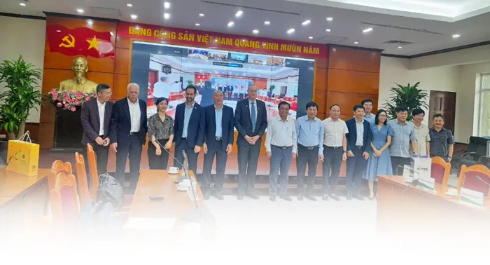 Sản phẩm vu kien trung tham du hoi thao cung bo truong bo nong nghiep va dai su quan israel — Phân Bón Khang Thịnh - Công Ty Cổ Phần Công Nghệ Tưới Khang Thịnh — MST 0309028709