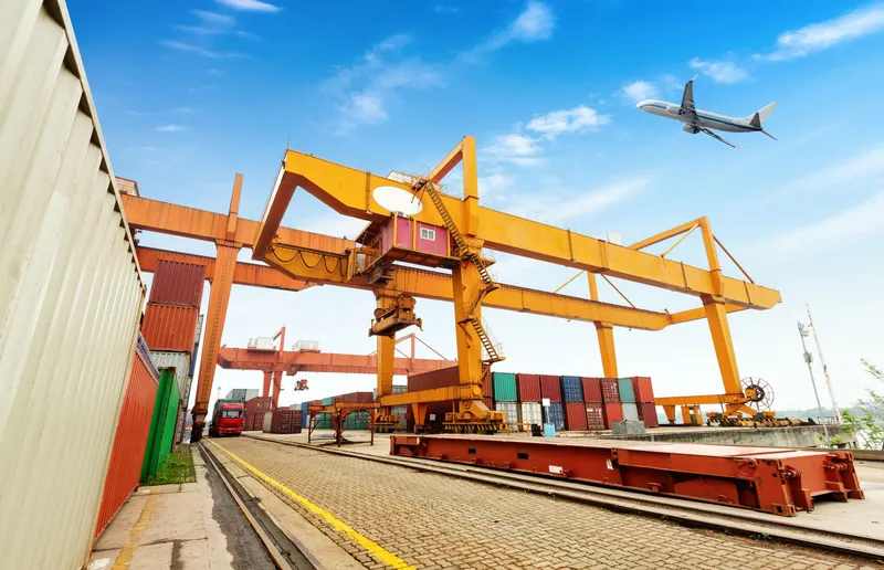 Sản phẩm cong truc container3 scaled — Thiết Bị Nâng Hạ Tín Phát - Công Ty TNHH Cơ Khí Tín Phát — MST 0309069977