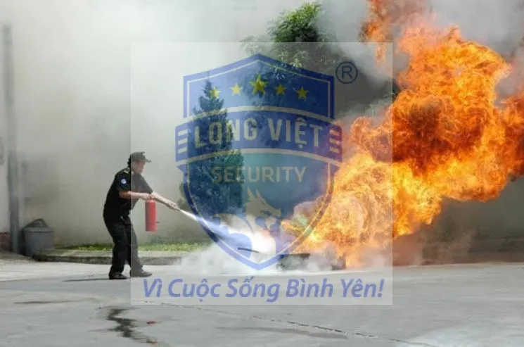 Sản phẩm binh chua chay — Bảo Vệ Long Việt - Công Ty TNHH Dịch Vụ Bảo Vệ Long Việt — MST 0309124515