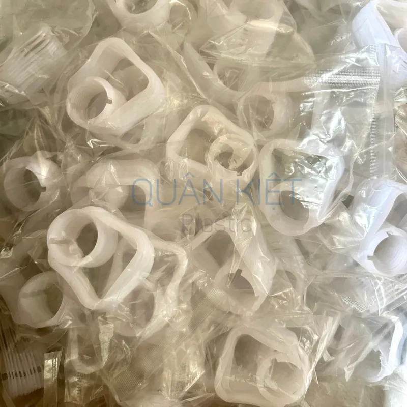 Sản phẩm quai nuoc suoi 800x800 — Nhựa Quân Kiệt - Công Ty TNHH Quân Kiệt — MST 0309564932