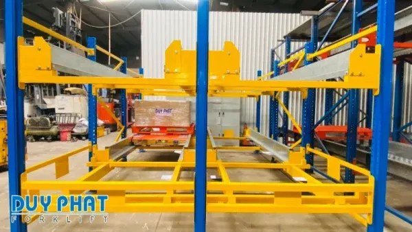 Sản phẩm xcau tao he thong four way pallet shuttle 600x338.webp.pagespeed.ic._zzKbfgZeh — Xe Nâng Duy Phát - Công Ty TNHH SX TM DV Kỹ Thuật Duy Phát — MST 0309870249