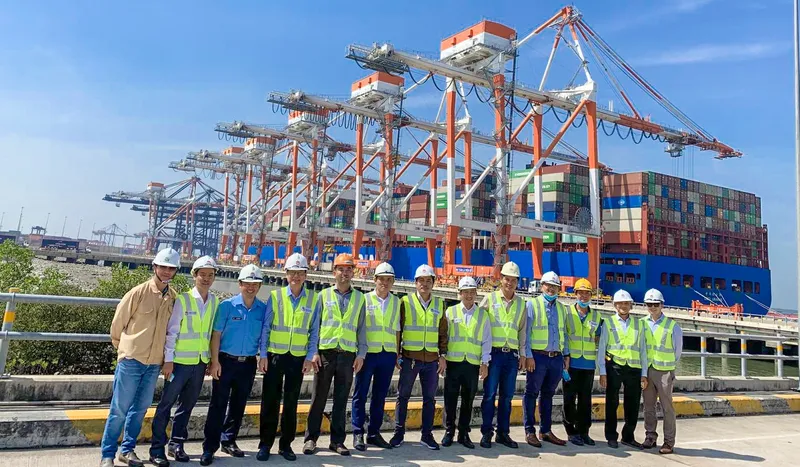 Sản phẩm STS crane TCTT — Công Ty TNHH MTV TM DV Huỳnh Thy — MST 0309871161