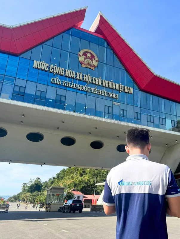 Sản phẩm Van Chuyen Hang Sieu Truong Sieu Trong Trung Quoc – Viet Nam.jpg — Knight Logistics - Công Ty TNHH Knight Logistics — MST 0309879594