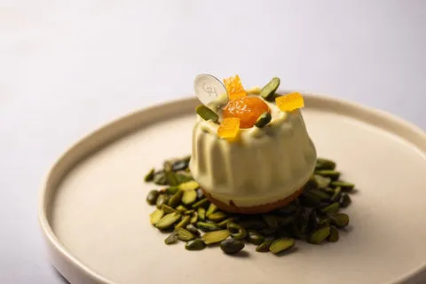 Sản phẩm Travel Cake_Pistachio Grapefruit Cake_480x480 — Công Ty TNHH MTV Lý Gia Viên — MST 0309885615